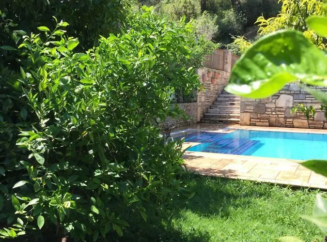 Kamarca House Hotel *