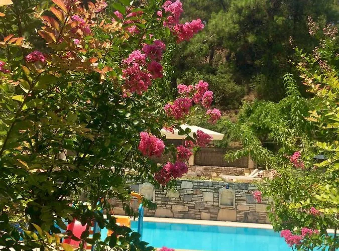 Kamarca House Otel *